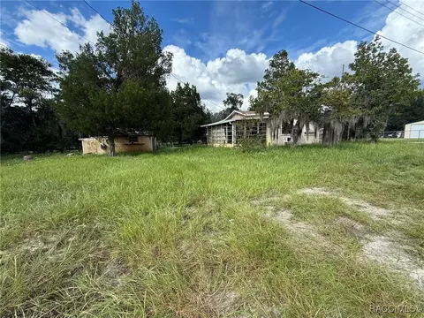 Exterior - 3571 E Olive Ln, Hernando, FL 34442 photo 3 of 9