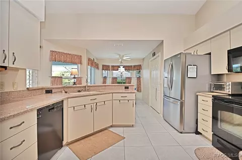 Kitchen - 3029 E Sweet Meadow Ct, Hernando, FL 34442 photo 1 of 6