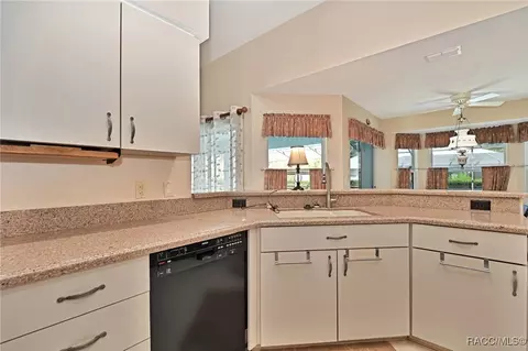 Kitchen - 3029 E Sweet Meadow Ct, Hernando, FL 34442 photo 3 of 6