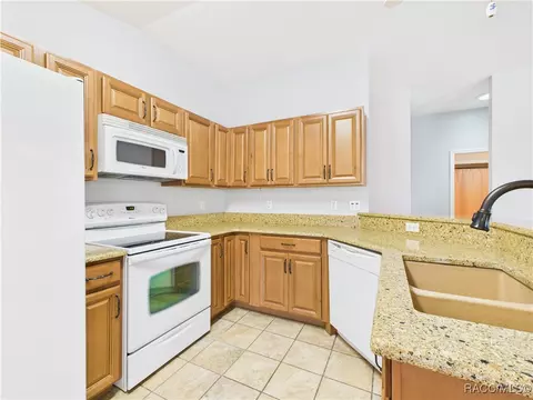 Kitchen - 709 W Toucan Loop, Hernando, FL 34442 photo 2 of 3