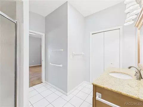 Bath - 709 W Toucan Loop, Hernando, FL 34442 photo 2 of 4