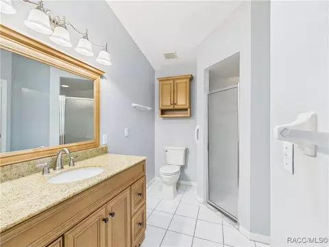 Bath - 709 W Toucan Loop, Hernando, FL 34442 photo 1 of 4