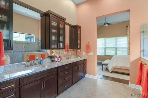 Bath - 1011 N Hunt Club Dr, Hernando, FL 34442 photo 1 of 4