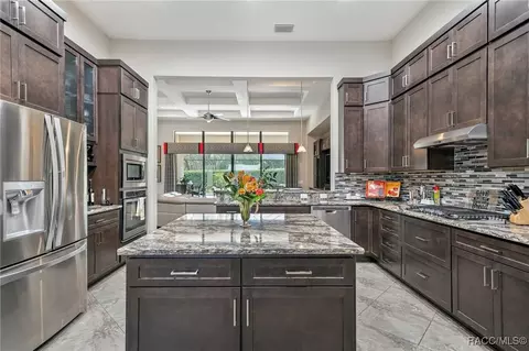 Kitchen - 1011 N Hunt Club Dr, Hernando, FL 34442 photo 4 of 5