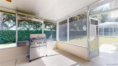 Exterior - 963 W Skyview Crossing Dr, Hernando, FL 34442 photo 5 of 11