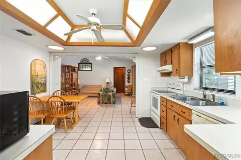 Kitchen - 1215 W Pearson St, Hernando, FL 34442 photo 2 of 2