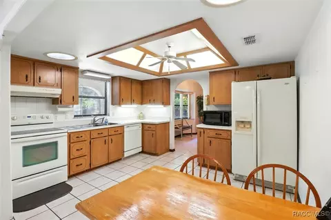 Kitchen - 1215 W Pearson St, Hernando, FL 34442 photo 1 of 2