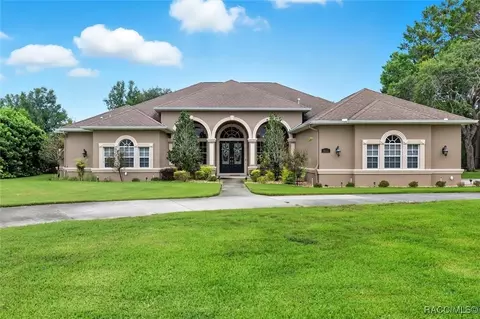10122 Whisper Ridge Trl, Weeki Wachee, FL 34613