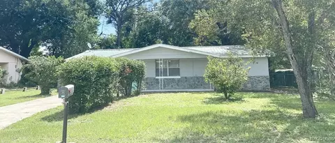 27 N Davis St, Beverly Hills, FL 34465
