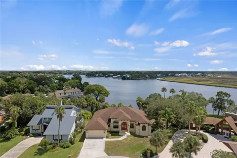 5267 S Stetson Point Dr, Homosassa, FL 34448