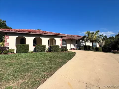 3809 N Seminole Pt, Crystal River, FL 34428