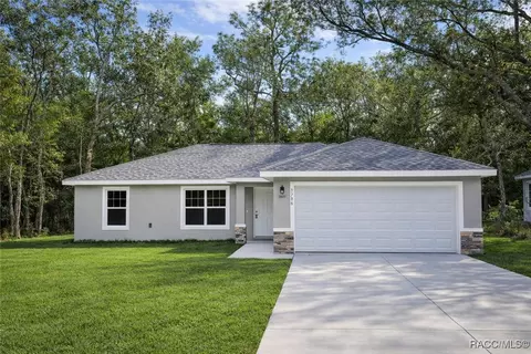 9029 N Stern Way, Citrus Springs, FL 34434