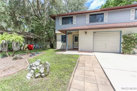7 Moser Ct N, Homosassa, FL 34446