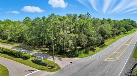 6838 E Oak Forest St, Floral City, FL 34436