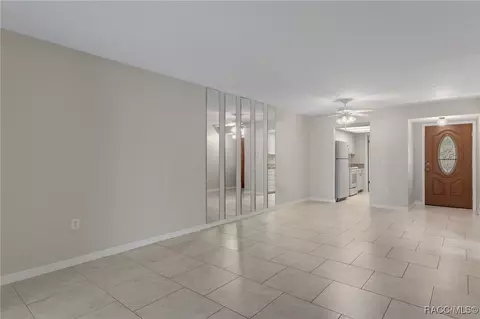 Living - 115 E Hartford St #4A, Hernando, FL 34442 photo 5 of 6