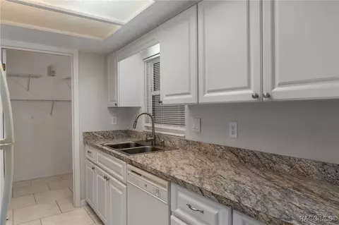 Kitchen - 115 E Hartford St #4A, Hernando, FL 34442 photo 1 of 3