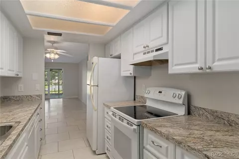 Kitchen - 115 E Hartford St #4A, Hernando, FL 34442 photo 2 of 3