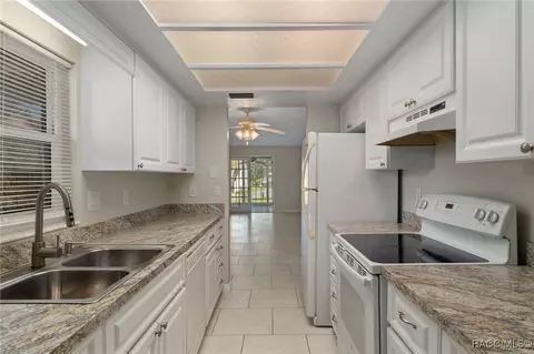 Kitchen - 115 E Hartford St #4A, Hernando, FL 34442 photo 3 of 3