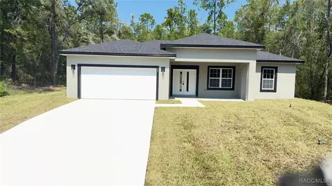 29 W Stockel Ln, Citrus Springs, FL 34434