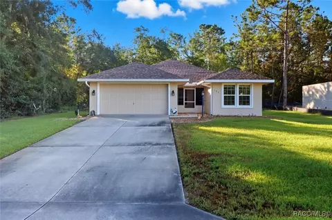 132 W Ruska Pl, Citrus Springs, FL 34434