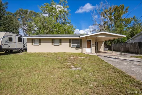 7881 W Mesa Ln, Homosassa, FL 34448