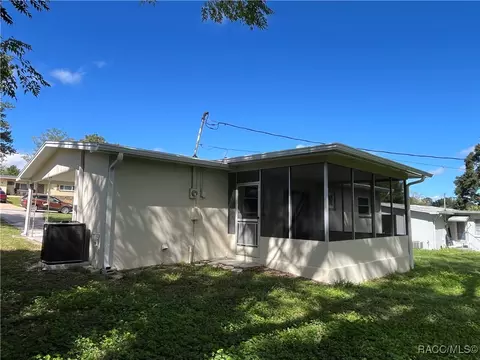 5 N Lincoln Ave, Beverly Hills, FL 34465