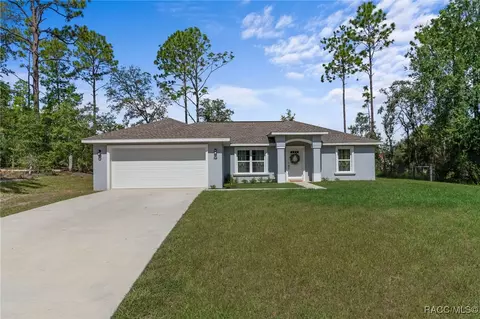 129 W Gondolier Pl, Citrus Springs, FL 34434