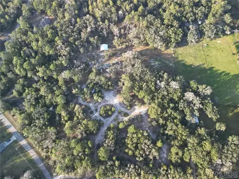 8521 W Rue Des Prairies Pl, Crystal River, FL 34428