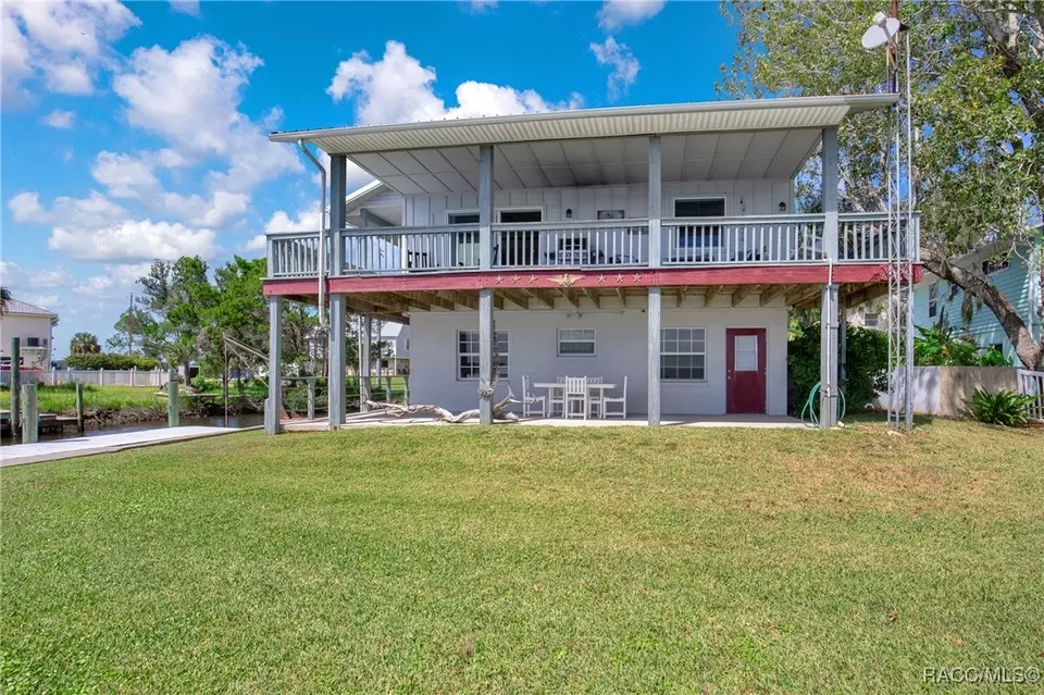 Exterior - 12396 W Standish Dr, Homosassa, FL 34448 photo 7 of 9