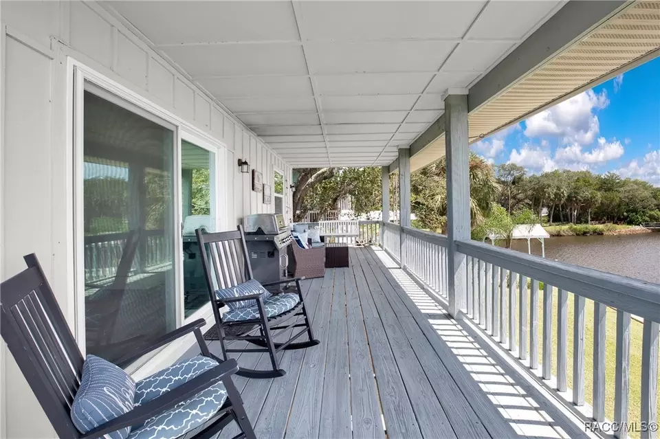 Exterior - 12396 W Standish Dr, Homosassa, FL 34448 photo 3 of 9