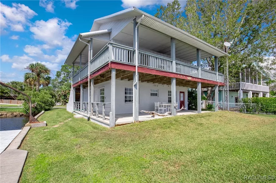 Exterior - 12396 W Standish Dr, Homosassa, FL 34448 photo 8 of 9