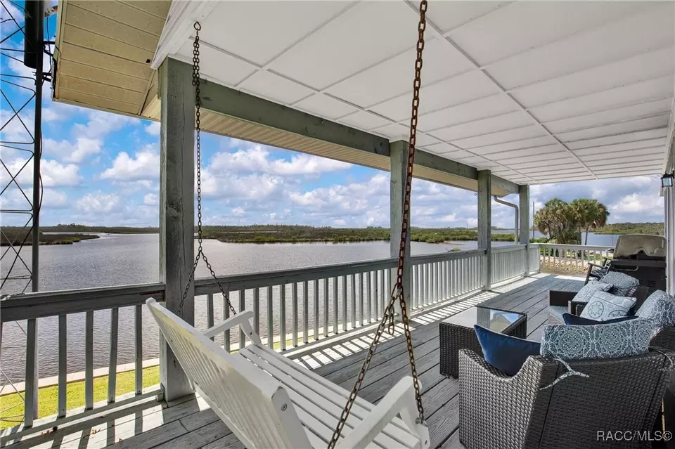 Exterior - 12396 W Standish Dr, Homosassa, FL 34448 photo 1 of 9