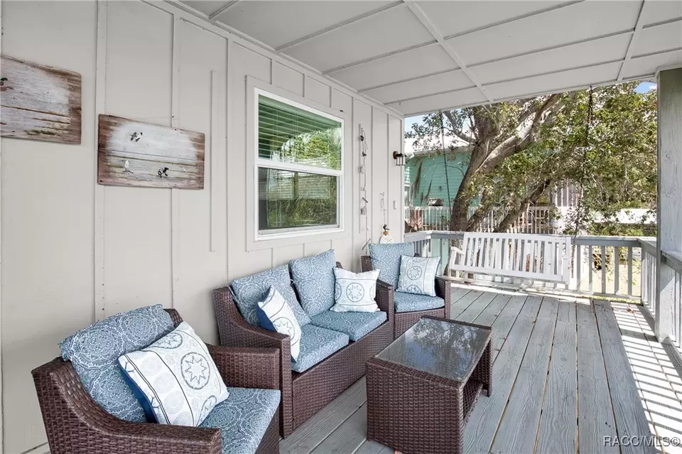 Exterior - 12396 W Standish Dr, Homosassa, FL 34448 photo 4 of 9