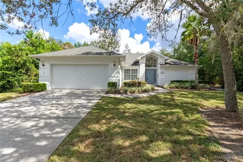10 Birchtree St, Homosassa, FL 34446