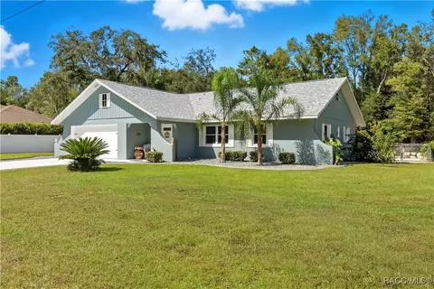 1655 W Dock Pl, Citrus Springs, FL 34434