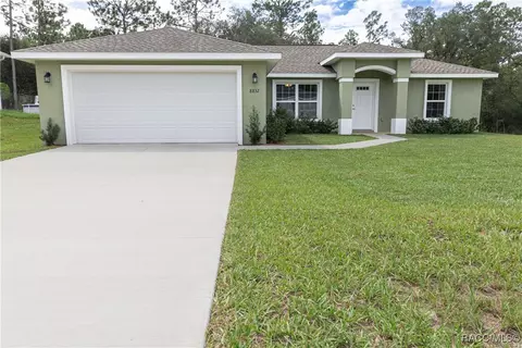 8832 N Paradisea Dr, Citrus Springs, FL 34433