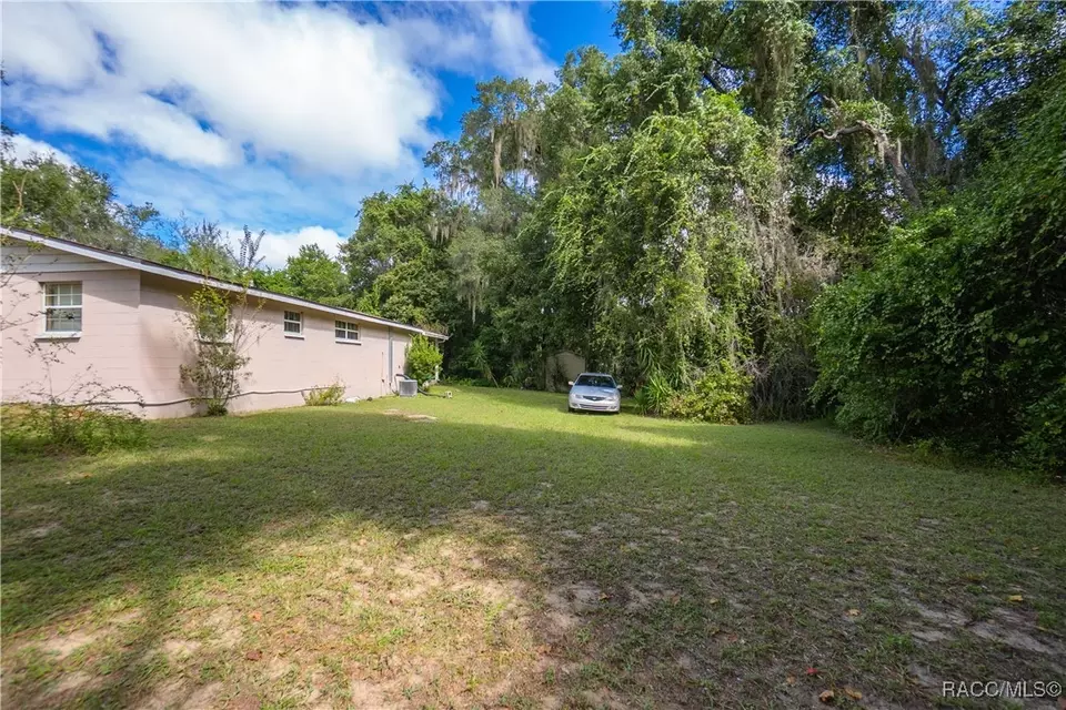 Exterior - 420 Davidson Ave, Inverness, FL 34450 photo 7 of 10
