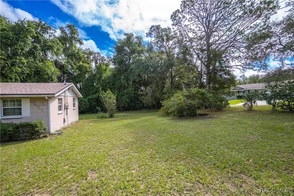 Exterior - 420 Davidson Ave, Inverness, FL 34450 photo 9 of 10
