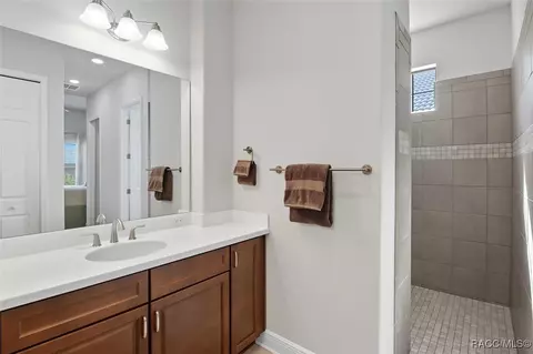 Bath - 1837 W Twilight Ln, Hernando, FL 34442 photo 4 of 5