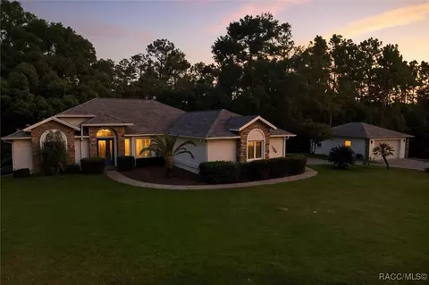 2888 W Verbena Pl, Beverly Hills, FL 34465