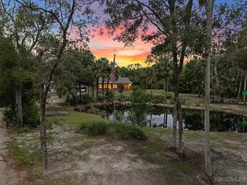3631 SE 193rd Pl, Yankeetown, FL 34498