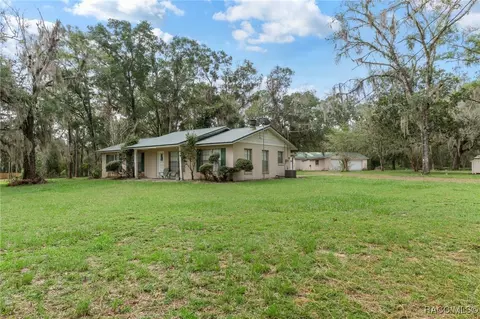 8738 E Clearview St, Floral City, FL 34436