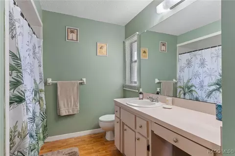 Bath - 9293 E Windwood Loop, Inverness, FL 34450 photo 1 of 2
