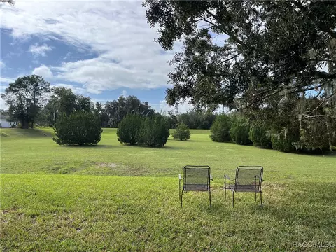 Exterior - 3848 E Arbor Lakes Dr, Hernando, FL 34442 photo 7 of 10