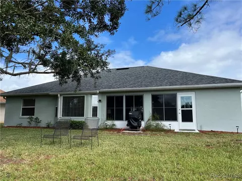 Exterior - 3848 E Arbor Lakes Dr, Hernando, FL 34442 photo 6 of 10