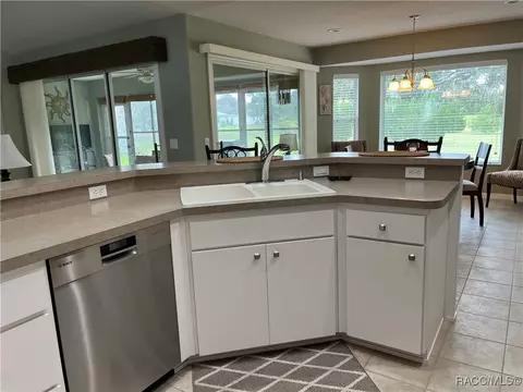 Kitchen - 3848 E Arbor Lakes Dr, Hernando, FL 34442 photo 5 of 7