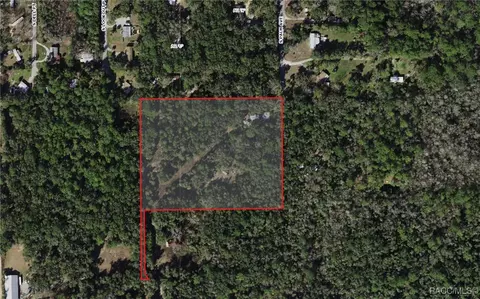 1746 S Palm Ave, Homosassa, FL 34448