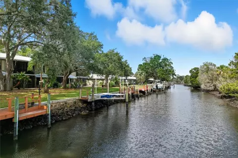 11322 W Bayshore Dr, Crystal River, FL 34429