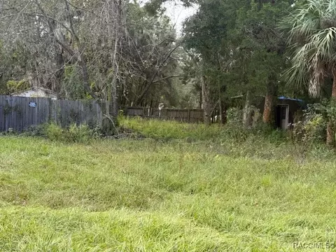 7508 W Miss Maggie Dr, Homosassa, FL 34448