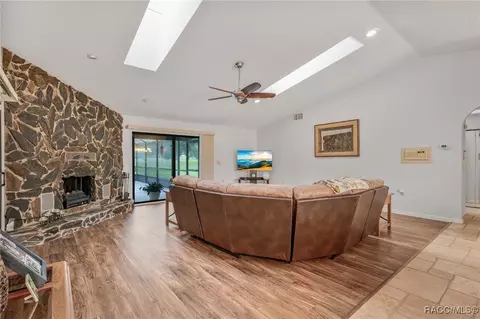 Living - 650 E Charleston Ct, Hernando, FL 34442 photo 4 of 4